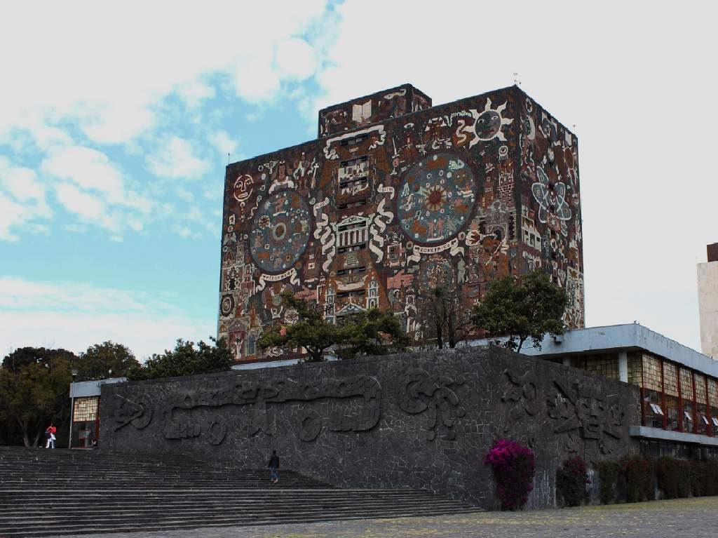 regreso a clases presenciales en la UNAM rectoría