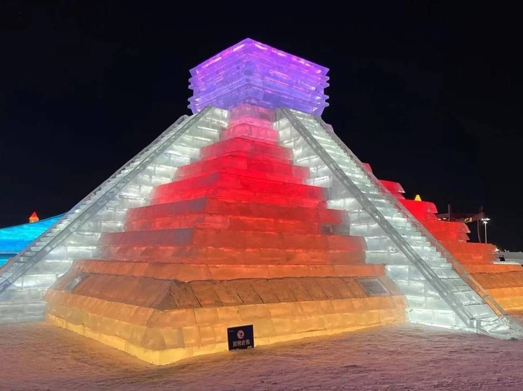 Réplica de hielo de la Pirámide de Kukulcán se exhibe en China Portada