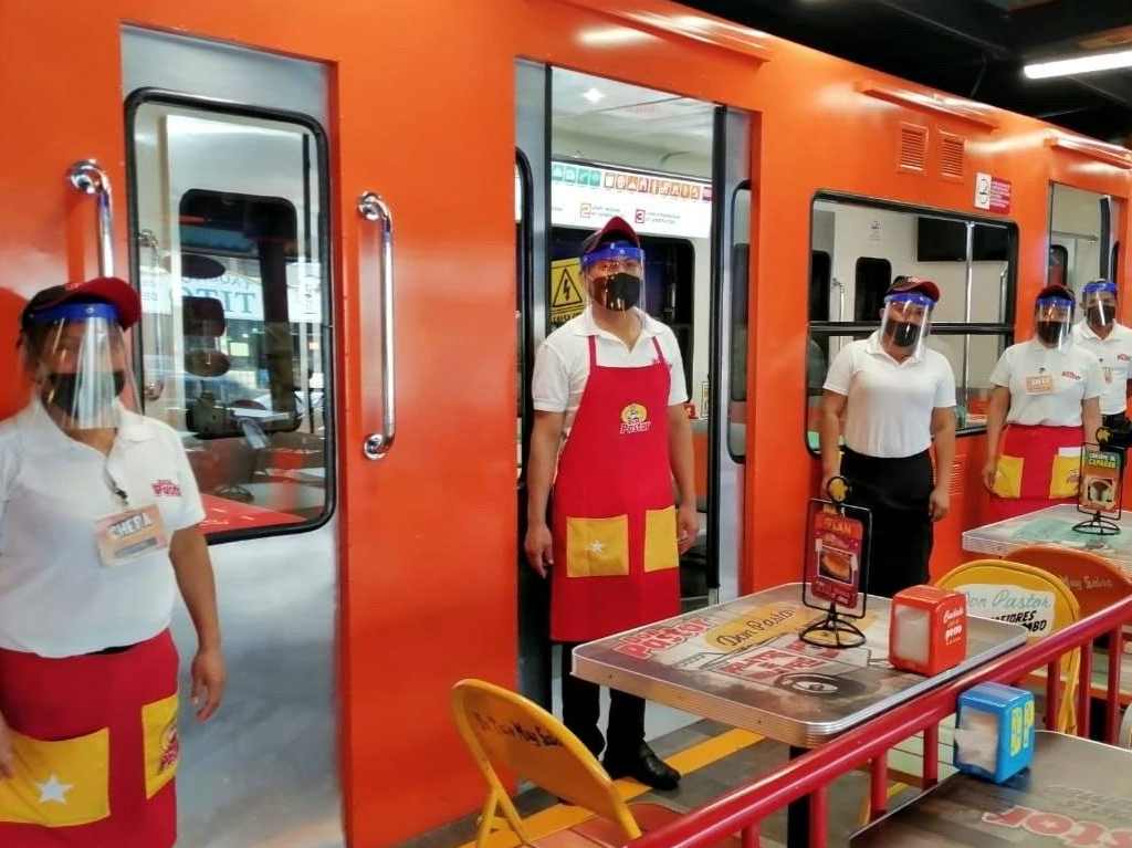 Checa esta taquería inspirada en el Metro de la CDMX Vagón 