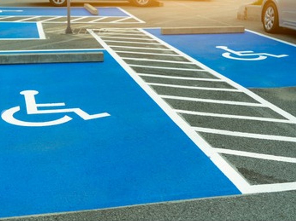 Te contamos como sacar las placas para discapacitados paso a paso estacionamiento