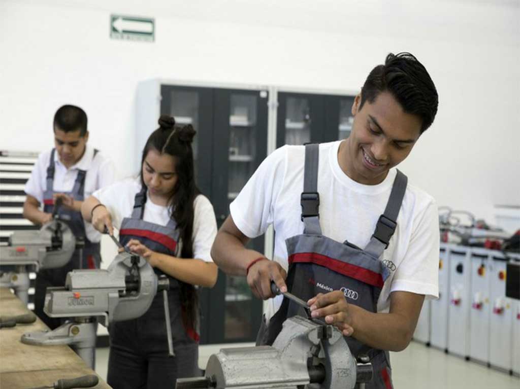 Audi lanza convocatoria para aprendices de Mecatrónica en México