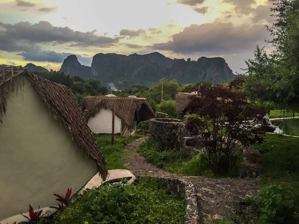 Cabañas Geométricas en Tepoztlán paisaje