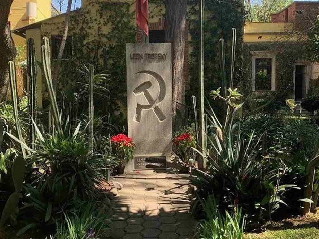 Tour por diez casas famosas que visitar en CDMX Casa León Trotsky