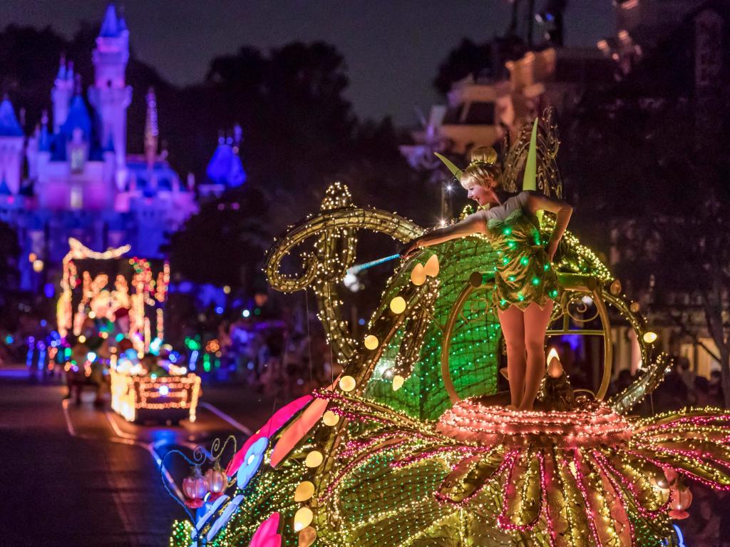 Los espectáculos en Disneyland brillarán otra vez a partir de abril para asombrar a todos