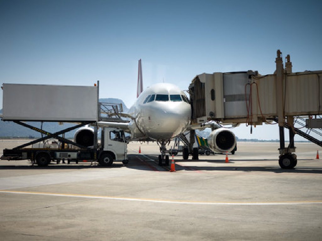 Cómo llegar al Aeropuerto de Santa Lucía