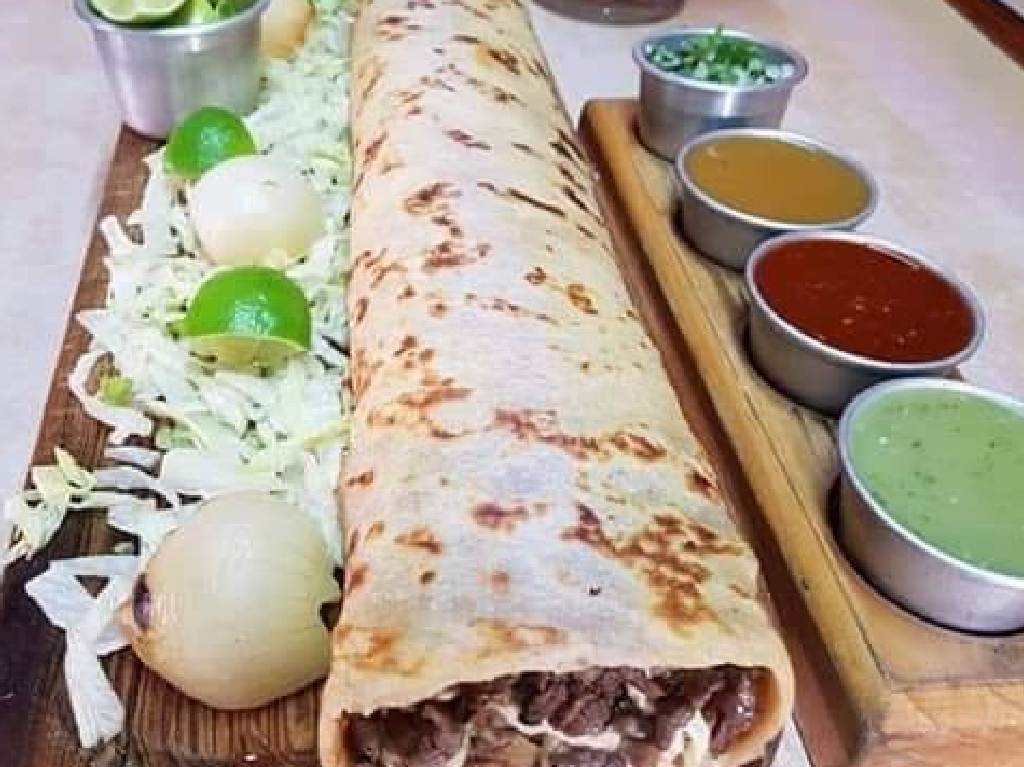 Dónde comer tacos gigantes quesocarne