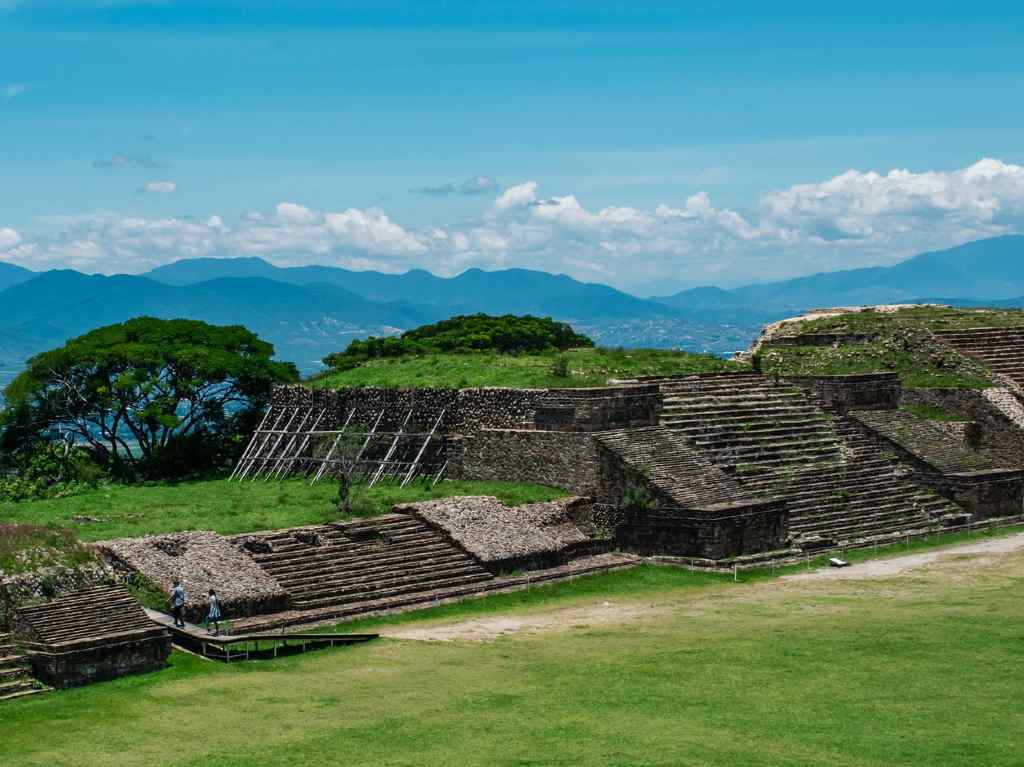 Dónde ir a recibir el equinoccio de primavera y recargar energía Monte Albán 