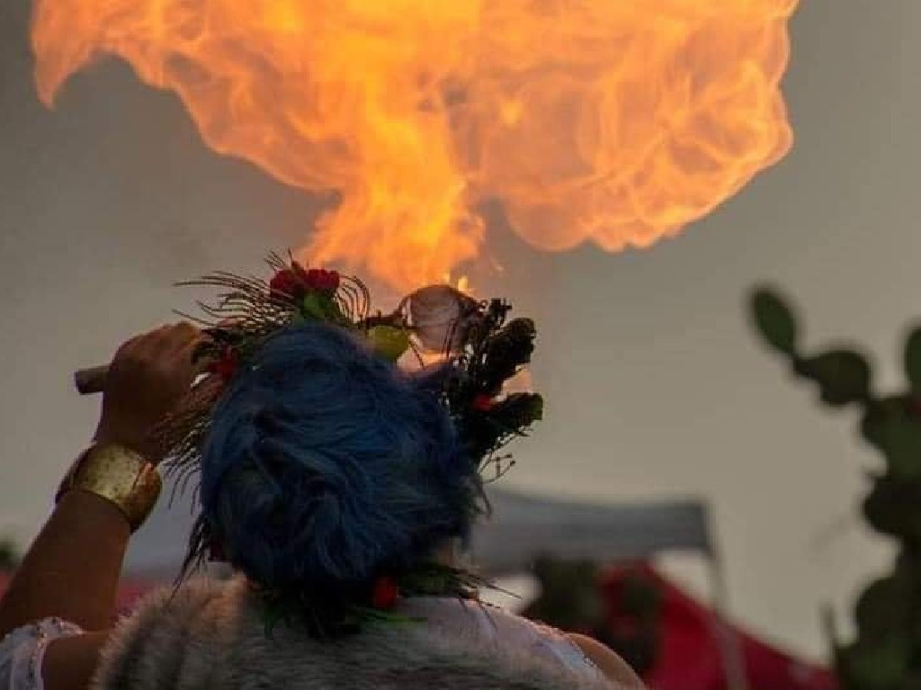 Festival de Brujas en México 2022 espectáculo con fuego