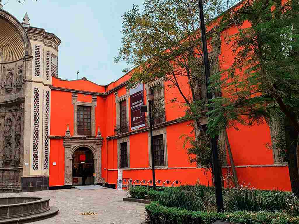 Franz Mayer inaugura sala con 56 obras de maestros del arte Fachada