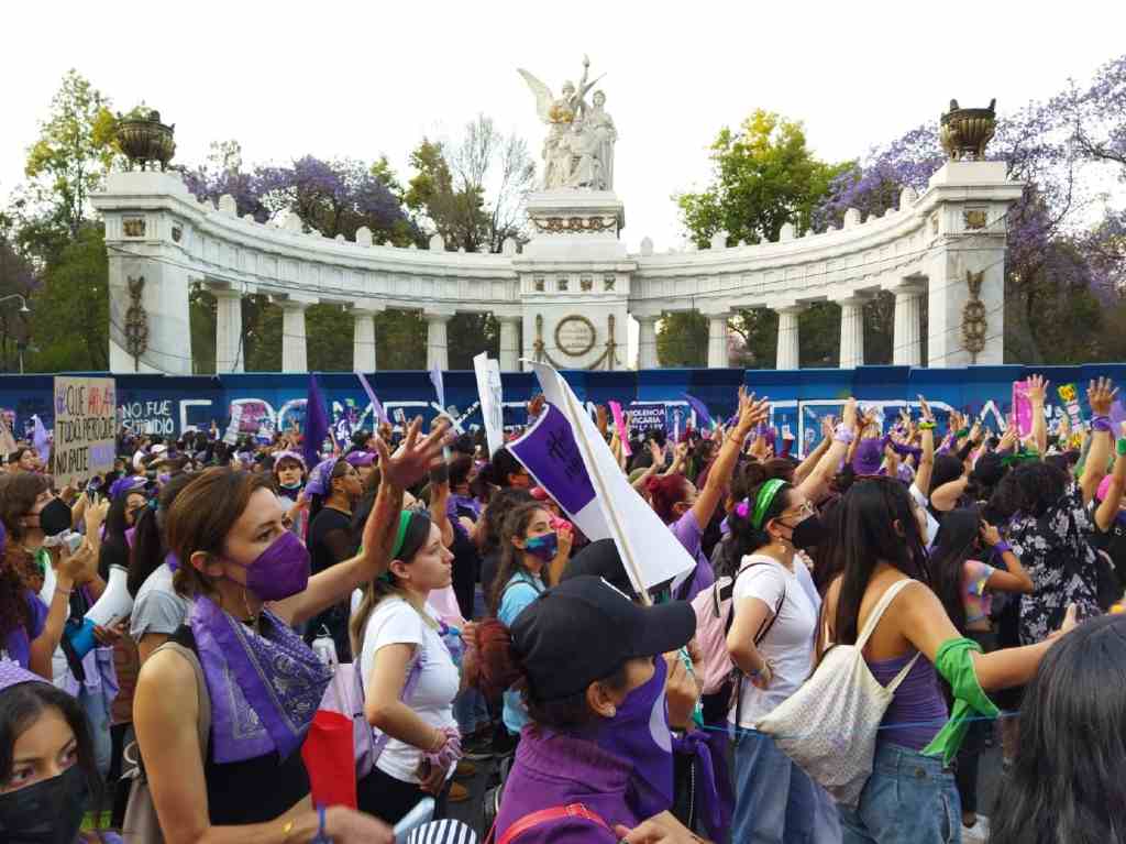 Marcha por el 8M 2022 en CDMX: recuento de acontecimientos  Hemiciclo a Juárez