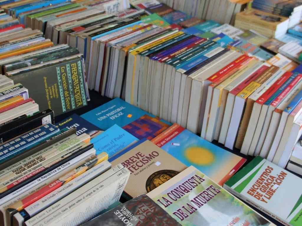 Tendido de libros en el Zócalo con más 15 mil ejemplares Portada