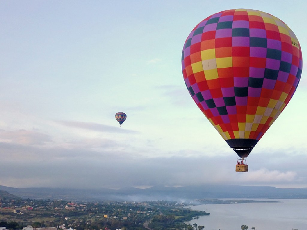 Ve dónde volar en globo y disfrutar de una aventura en las nubes