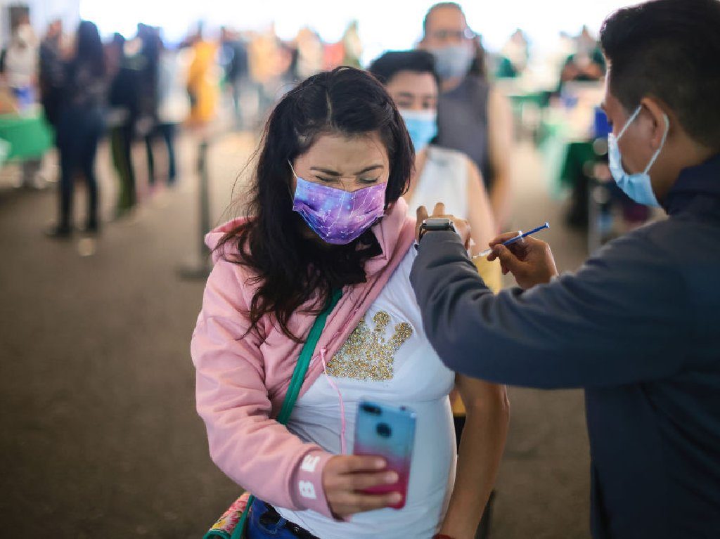 Inicia la vacunación contra COVID-19 para niños de 12 y 13 años en Edomex