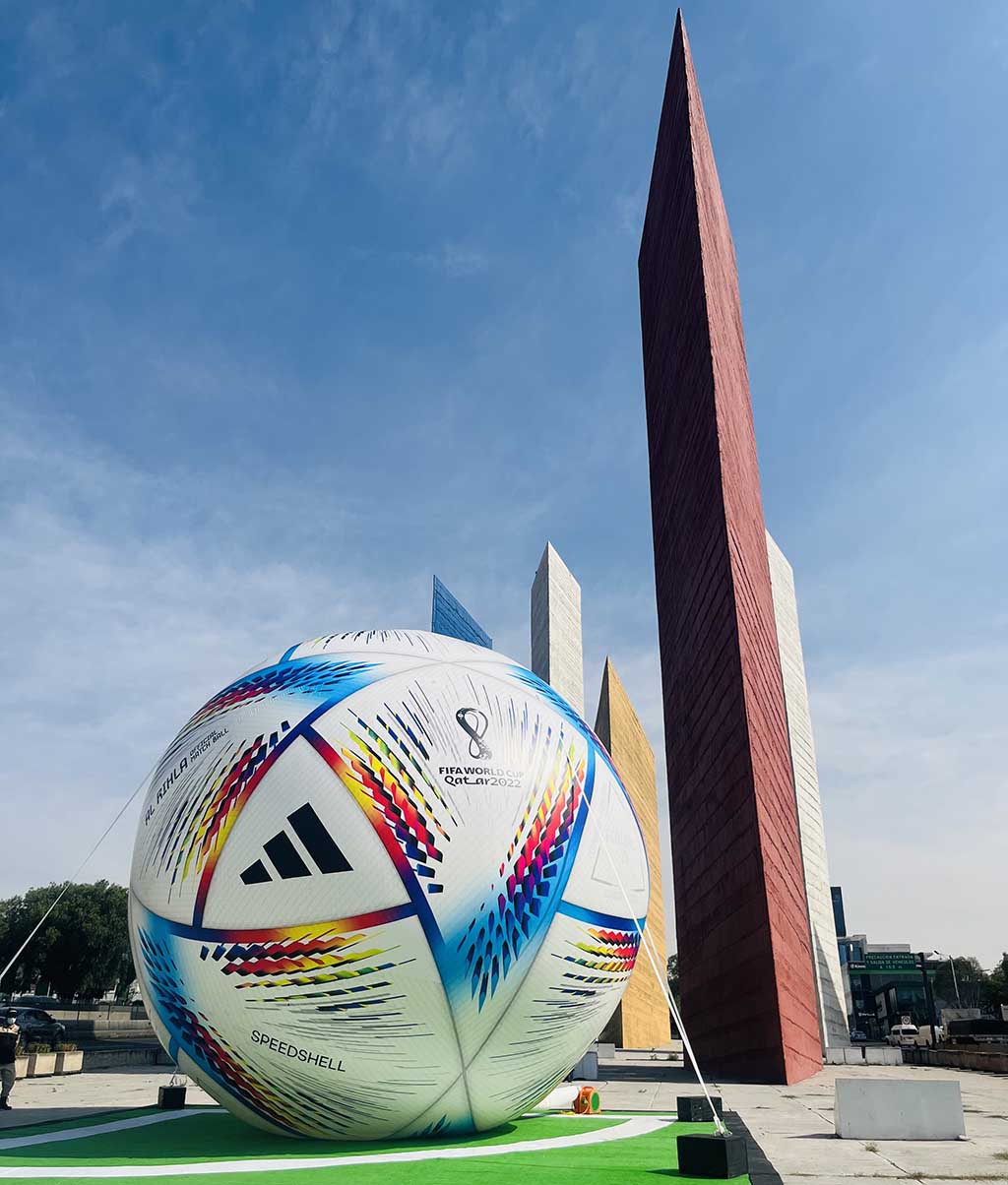 Tómate una foto con el balón gigante de Catar 2022 en Satélite y Perisur 2