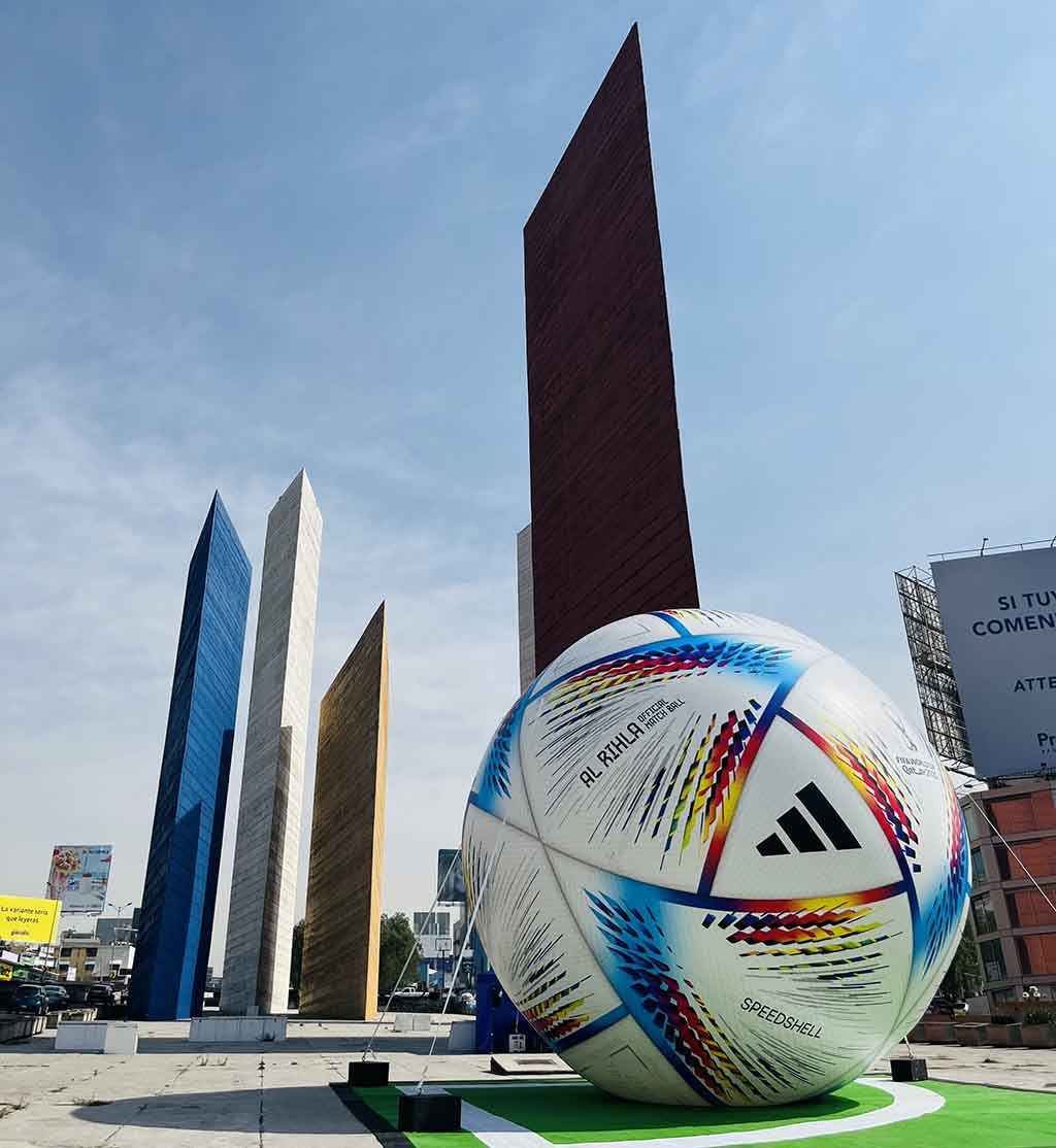 Tómate una foto con el balón gigante de Catar 2022 en Satélite y Perisur 0