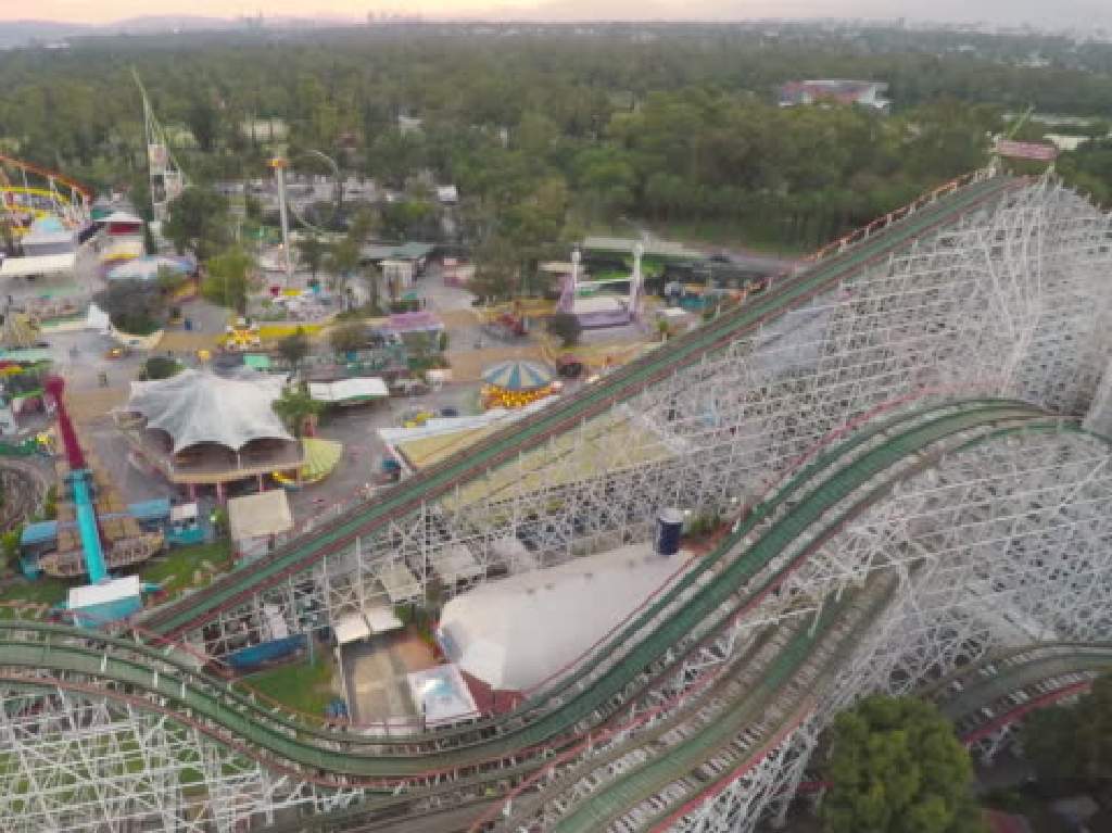 adios-a-la-montana-rusa-retiran-el-juego-de-la-ex-feria-de-chapultepec