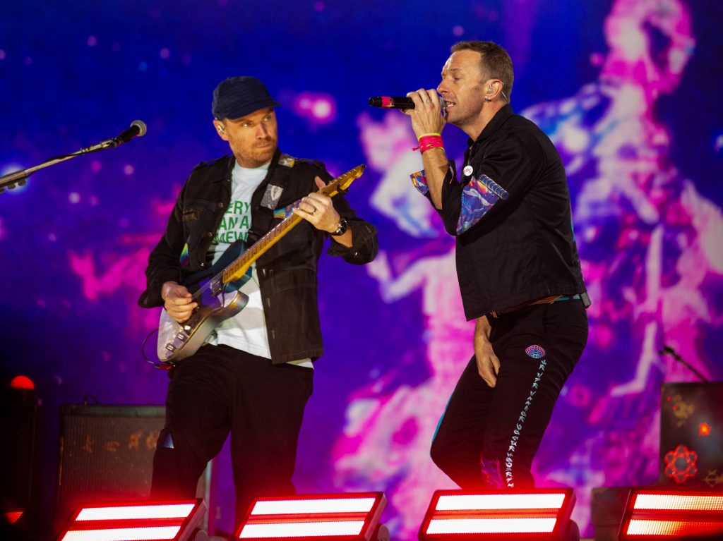 ¡Emotivo! Coldplay cantó con Huillo, el niño mexicano con autismo que fue viral en 2016