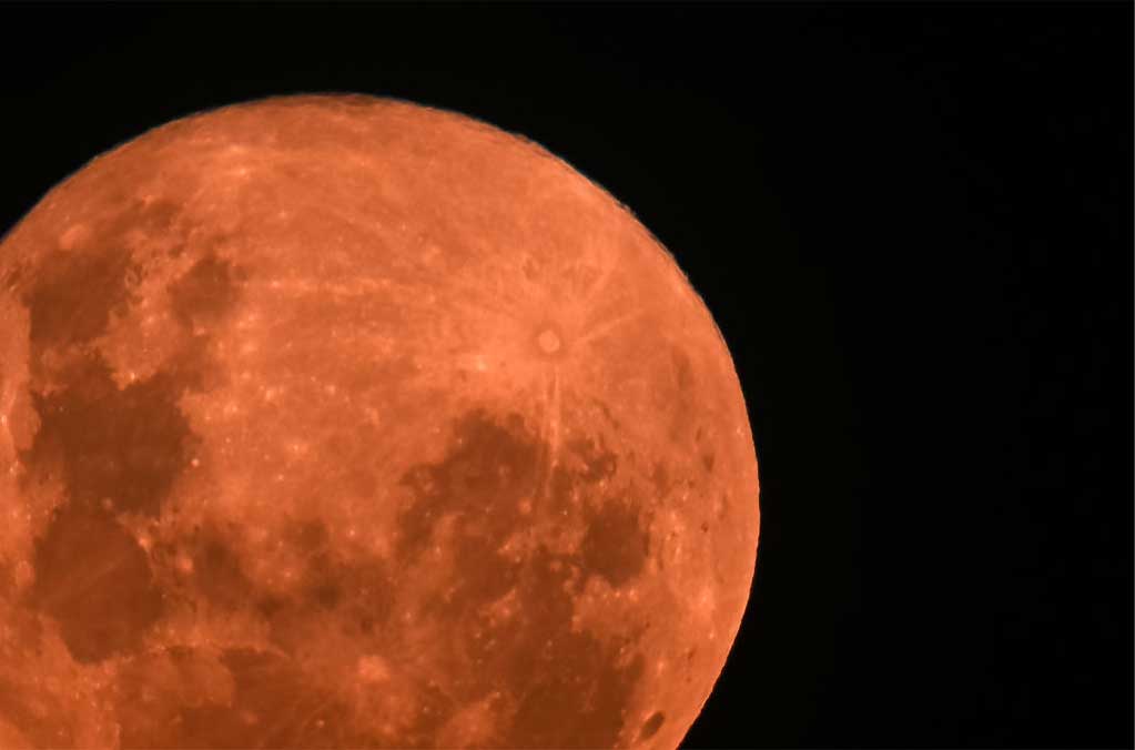Eventos astronómicos de abril 2022: Luna Rosa, Lluvia de estrellas y más 1