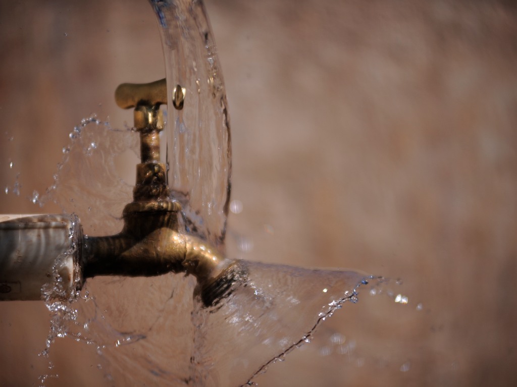 multa por desperdiciar agua en CDMX llave