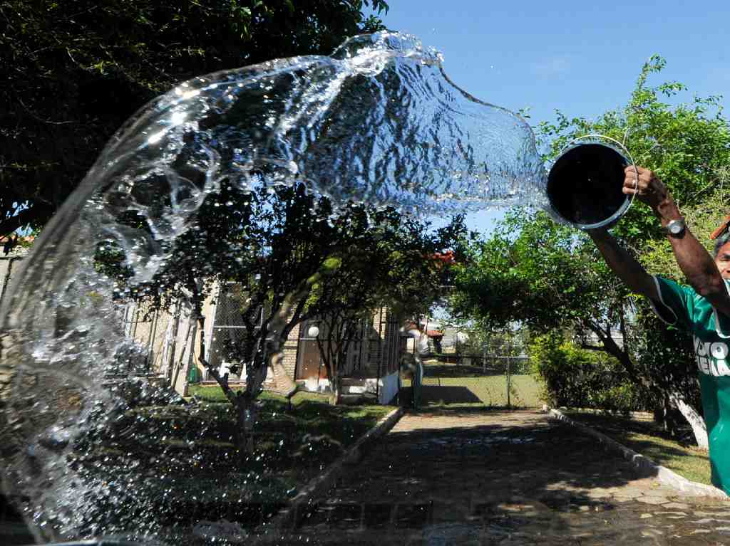 multa por desperdiciar agua en CDMX tirar agua