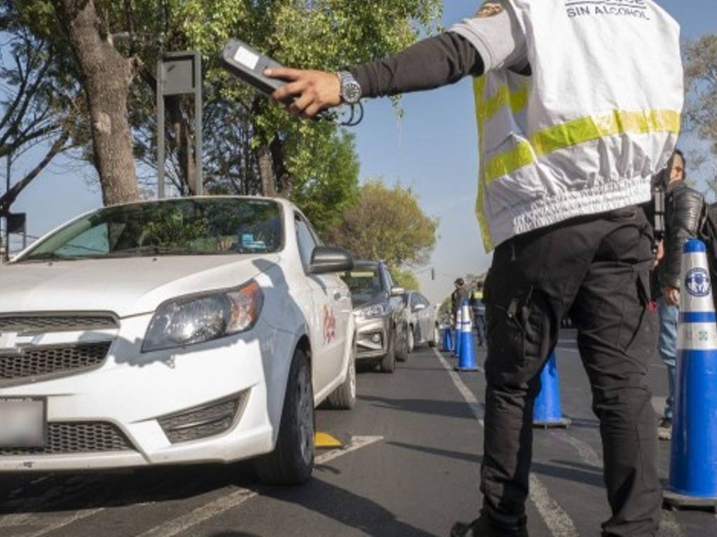 ¡Si manejas, no tomes! Habrá alcoholímetro por Semana Santa en CDMX