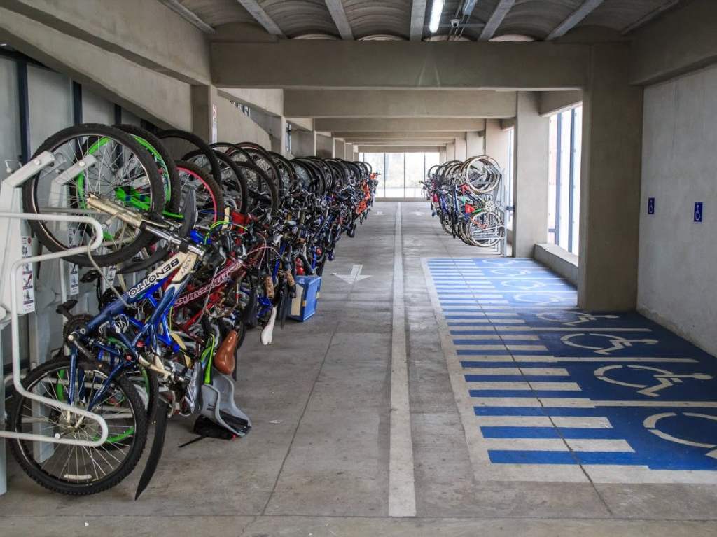 ¿Biciestacionamientos en el metro? Ve dónde podrás estacionar tu bici