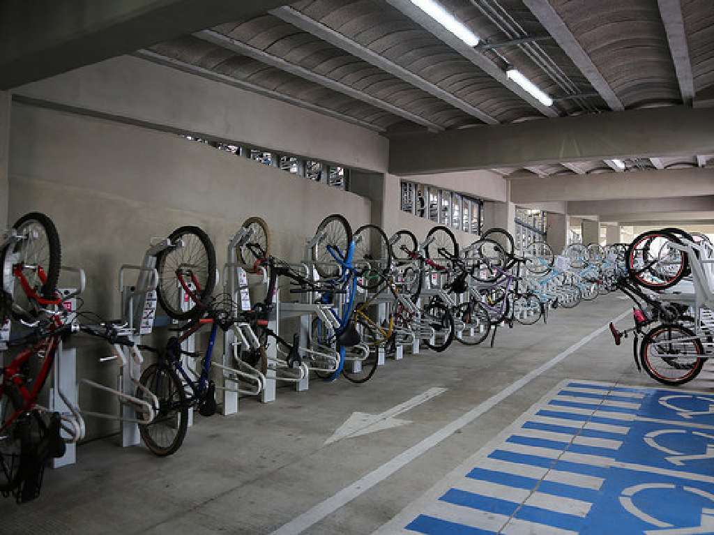 biciestacionamientos-en-el-metro-ve-donde-podras-estacionar-tu-bici