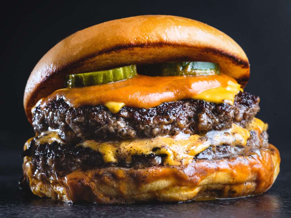 dia-de-la-hamburguesa-hamburguesas-1-peso-carls-junior