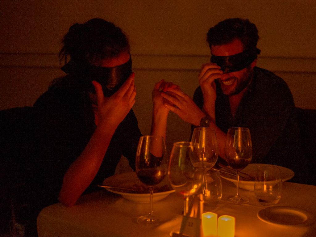 dining-in-the-dark-cena-antifaz