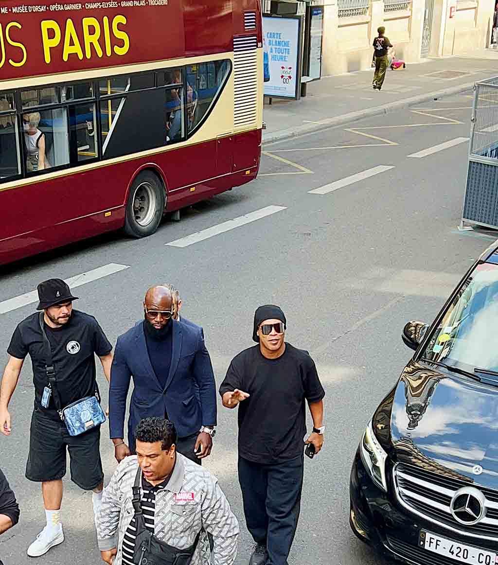 Ronaldinho nos dio un tour por París durante la final de la Champions League 0