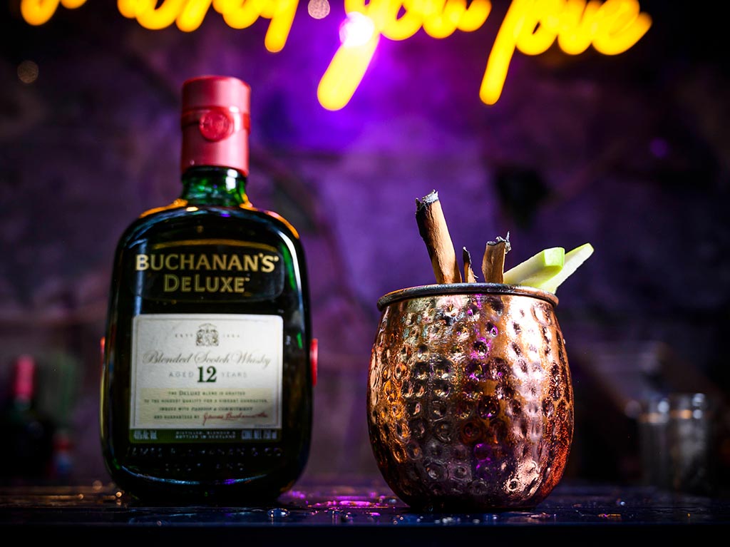 apple-sweet-sal-de-la-rutina-lanzate-a-mochomos-toma-un-drink-y-come-delicioso