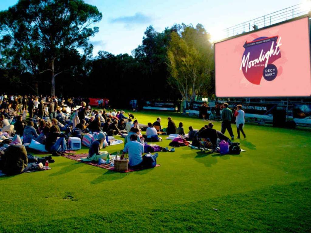 RED y otras películas en el Cine al aire libre de Los Pinos