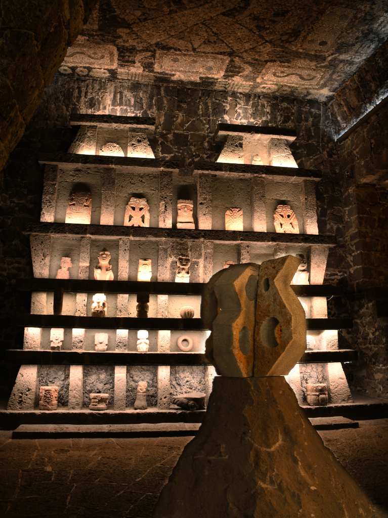 robert-janitz-anahuacalli-piedra