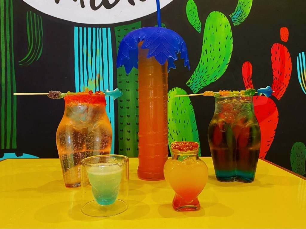 Bad Miches: El primer bar temático con micheladas de Bad Bunny