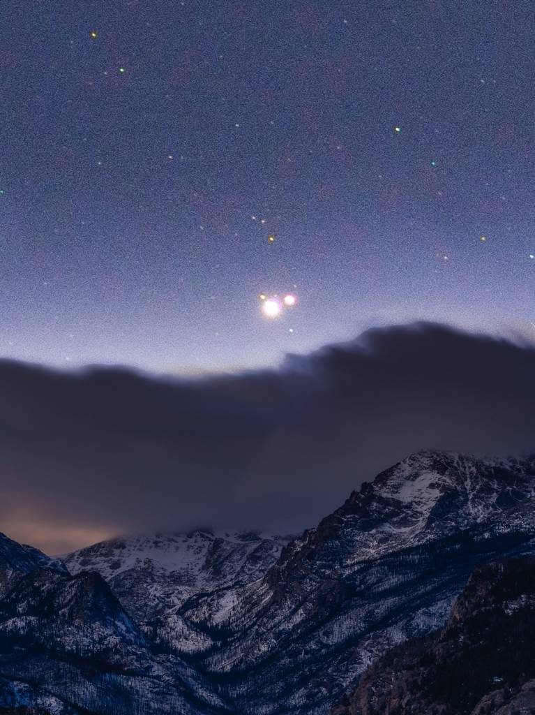 Saturno en conjunción con la Luna