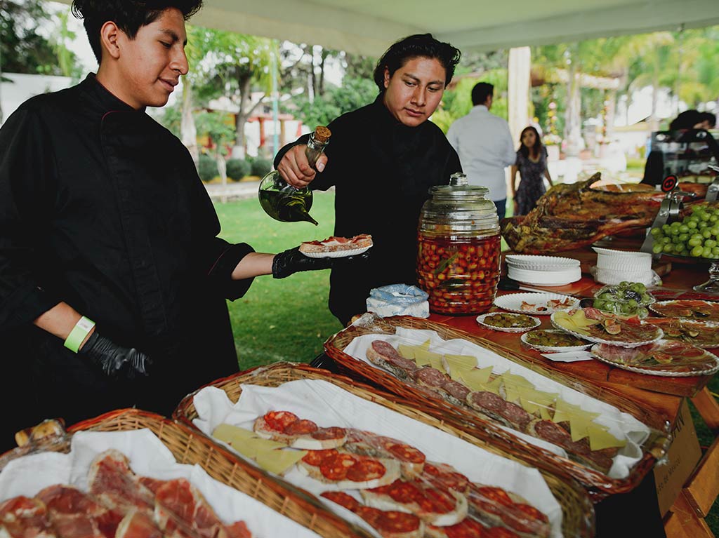 gastronomia-ya-llego-el-festival-de-la-vendimia-2022-entre-quesos-vinos-y-mas