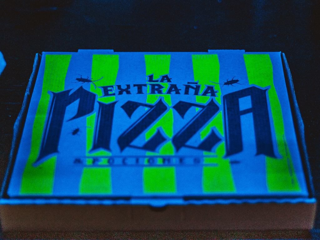 La Extraña Pizza: el lugar inspirado en Beetlejuice ¡Hay drinks y comida temática!