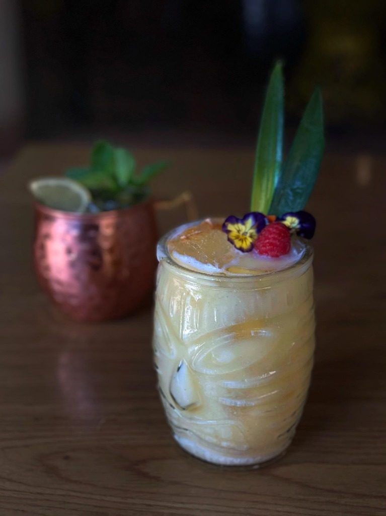 Plantasia: el spot que tiene coctelería botánica, drinks con CBD y comida asiática plantbased