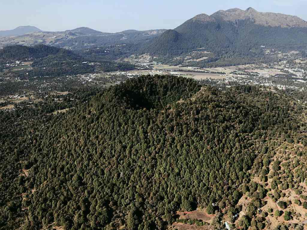 Guía de actividades en el Ajusco: lánzate explorar el volcán Xitle y sus cráteres