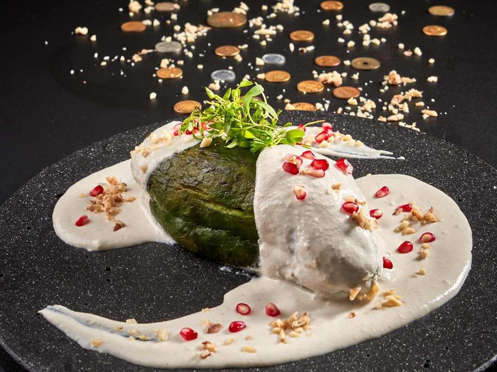 angelopolitano–chiles-en-nogada