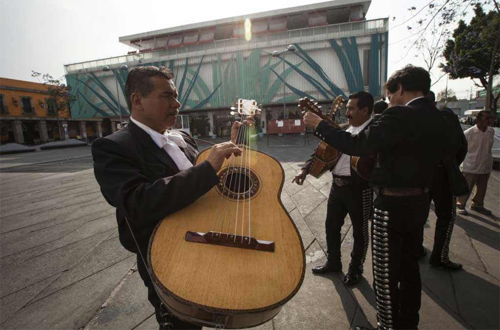 Asiste a la Gran Fiesta Mexicana en Garibaldi: Mariachis, pulquerías, salones de baile y más 1