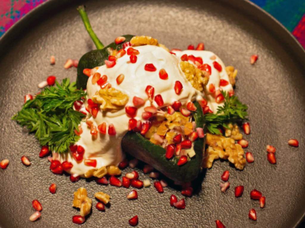 balta–chiles-en-nogada