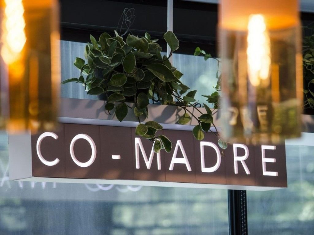 Conoce Co-Madre: coworking y comunidad hecha por mujeres, pensado para todos.