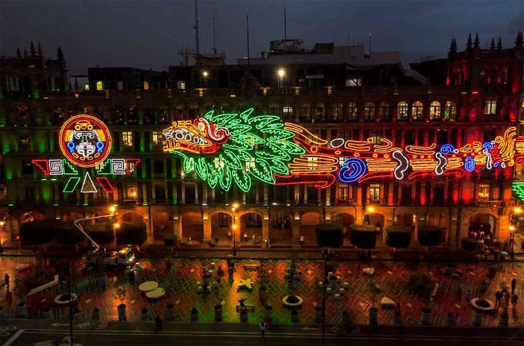 ¡Ya casi! Comienzan los preparativos para el 15 de septiembre en el Zócalo capitalino 0