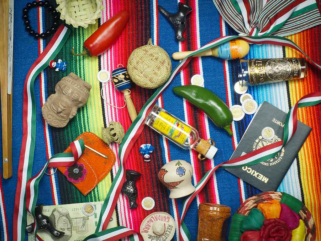 Noche Mexicana en diversos destinos del país, ¡lánzate de puente!