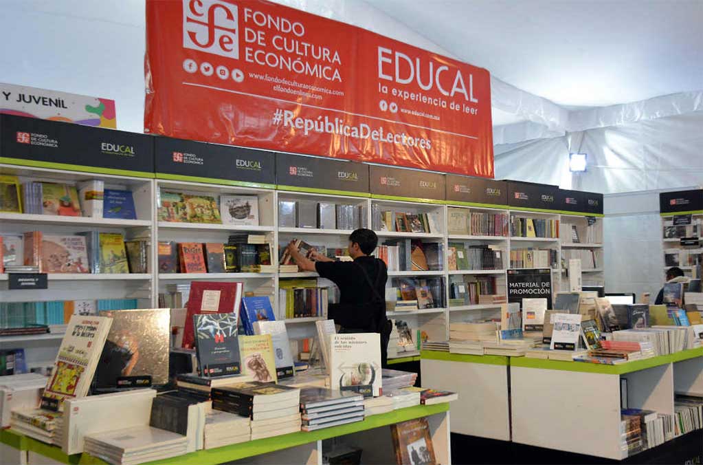 Venta Nocturna de libros en la CDMX: Rifas, presentaciones, charlas y más 0