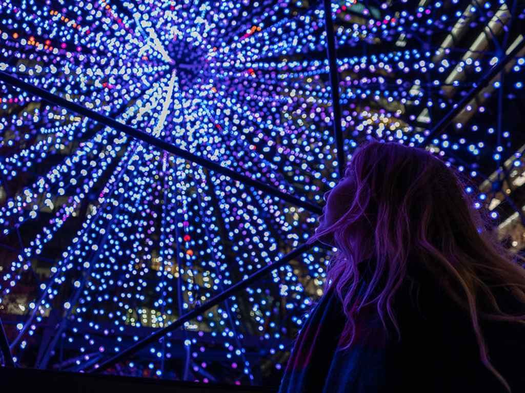 WAVE, la exposición inmersiva de luces llega a Plaza Satélite