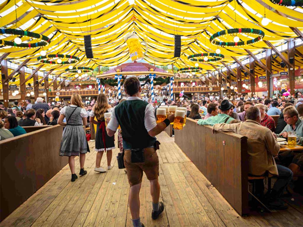 Celebra Oktoberfest 2022 en Mayan Monkey