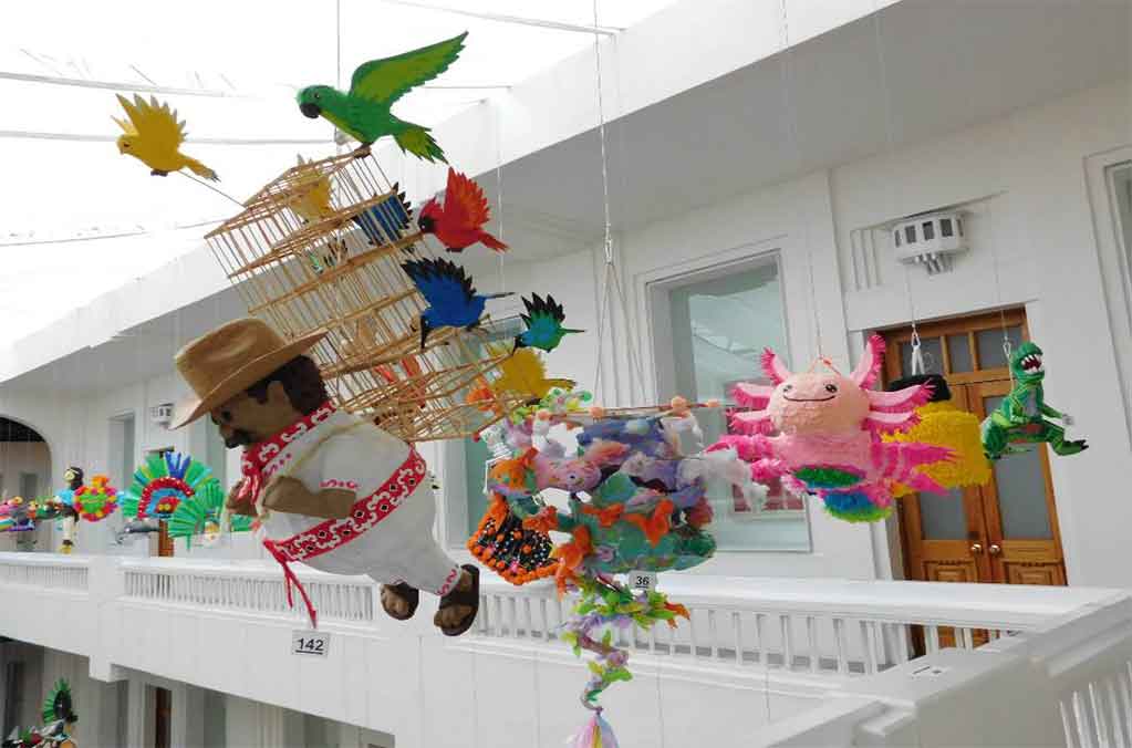 concurso-de-pinatas-mexicanas-en-el-museo-de-arte-popular-1