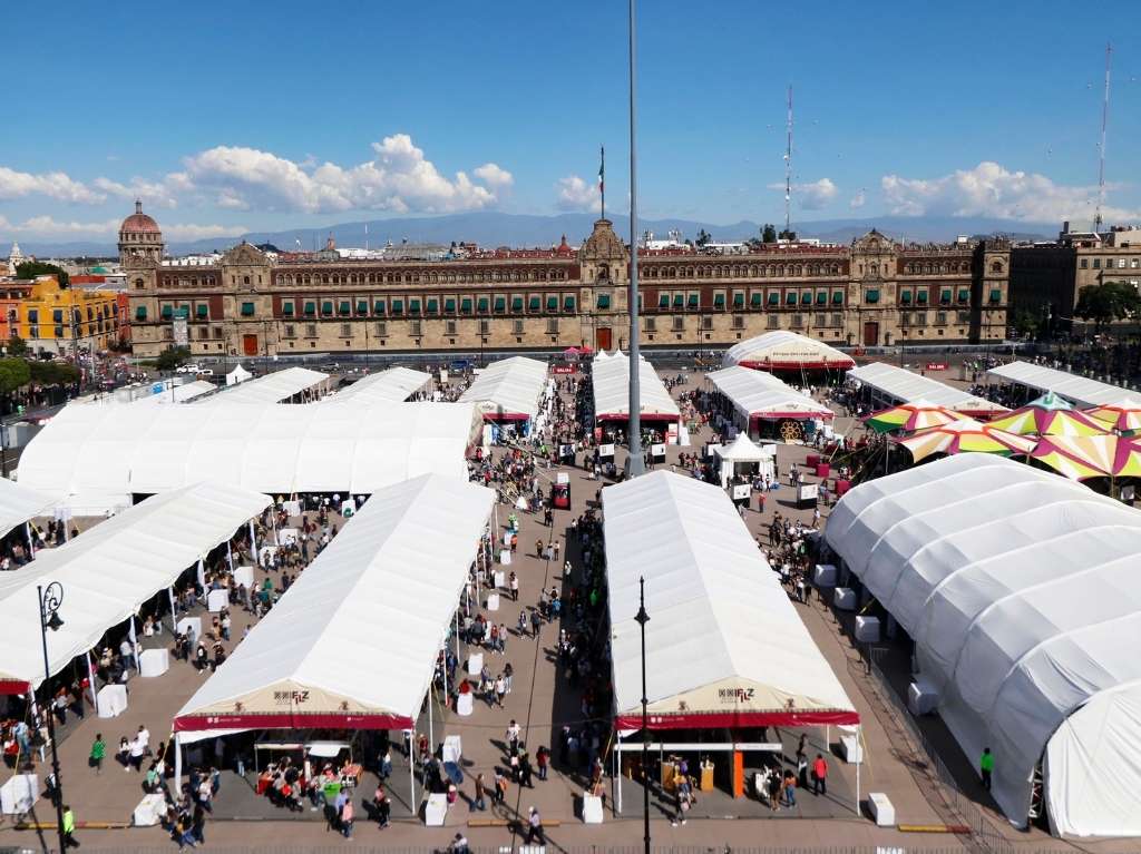 ¡Regresa la Feria Internacional del Libro al Zócalo este 2022!